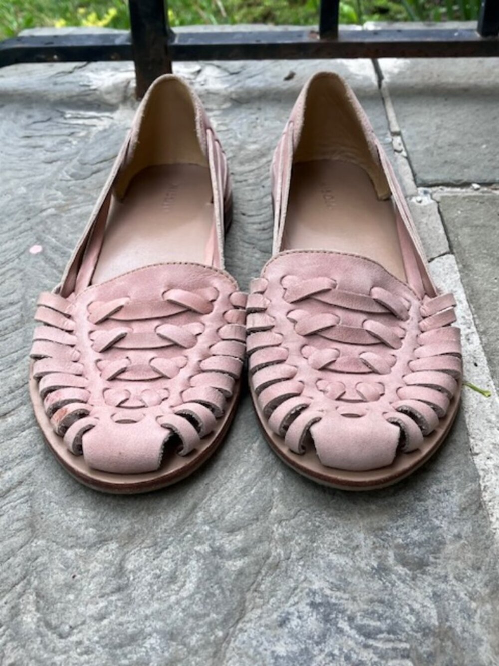 Nisolo Traditional Huaraches for Women- Desert Rose in size 7